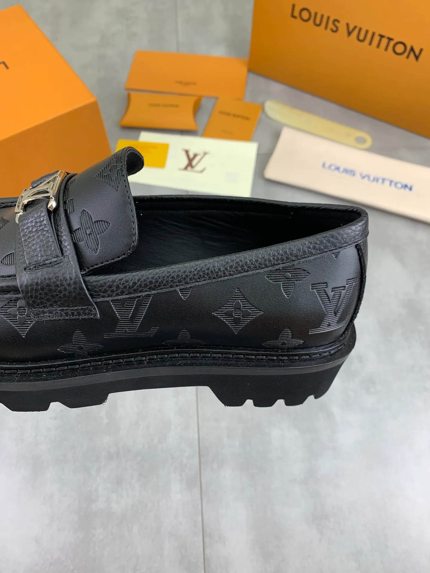 Factory price P820 💎💎💎LOUIS VUITTON [Louis Vuitton] - LV men's business casual leather shoes, luxurious and noble 👞All imported original cowhide, just to create a more comfortable wearing experience, upper: original high-end calfskin ➕Imported soft cowhide lining, original lightweight foam outsole ✔️ Color: 6️⃣colors available Size: 39-44 (38.45 46 can be customized (non-returnable)